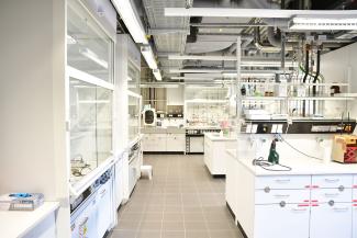 Organic synthesis laboratory
