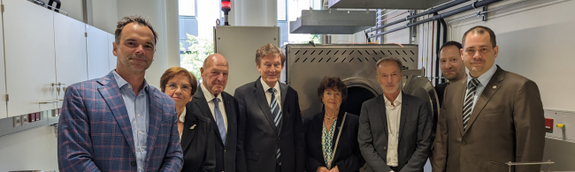 Presentation of the new thermolysis kiln to steering committee of the Krüger Foundation 