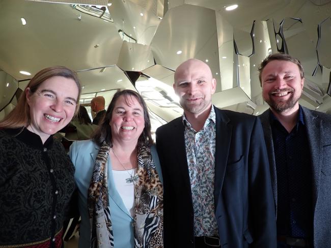 Sarah Crockett, Angelika Hofmann, Prof. Gräbner & Prof. Zeidler im ZeHs