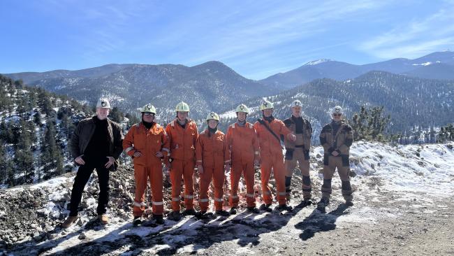 Gruppe der studentischen Grubenwehr in den Rocky Mountains.