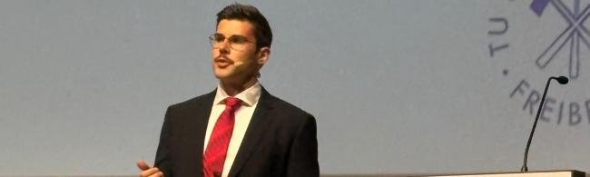 PostDoc des IKFVW bei seinem Vortrag anlässlich des Gustav-Eirich-Award-Wettbewerbs beim Internationalen Kolloquium ICR´25 in Aachen