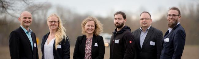 v.l.n.r. Prof. Dr. Martin Gräbner (TU BAF) Dr. Claudia Kirsten (DBFZ), Jenny Stukenbrock (CBC), Nikolaus Manolikakes (DBFZ), Dr. Felix Baitalow (TU BAF), Dr. Markus Piechotka (mele)