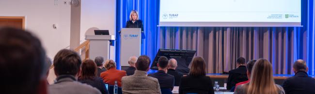 TU-Rektorin Emes eröffnet die 3. Sächsische Rohstoffkonferenz