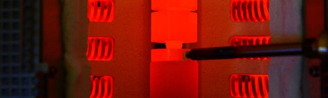 Hochtemperatur Small Punch Test