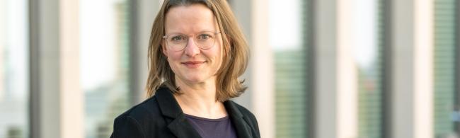 Portrait einer Frau in Businesskleidung