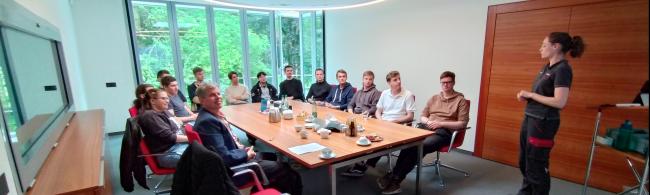 Studierende bei Jehmlich GmbH