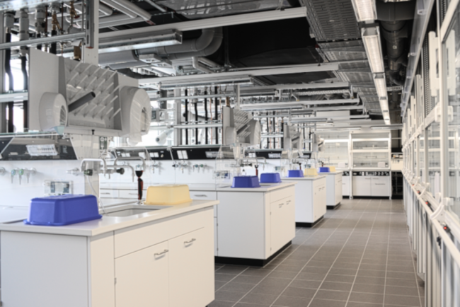 Modernes Labor, Clemens-Winkler-Laborneubau