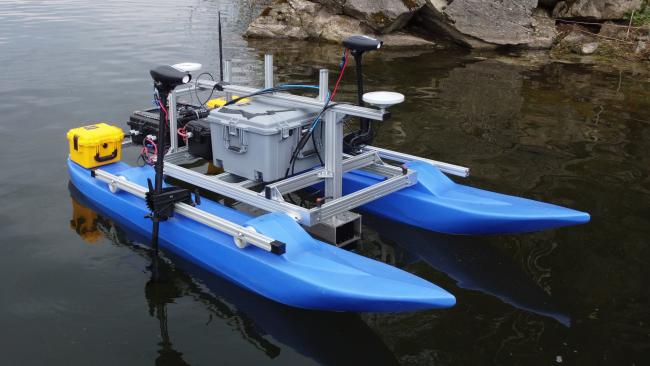 RoBiMo swimming platform version V3