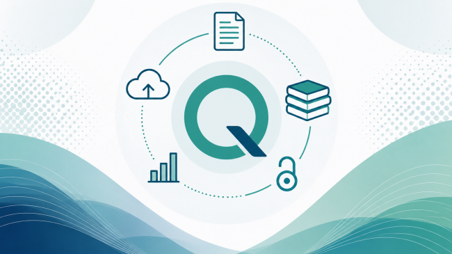 Zentrales großes Q mit umlaufenden Symbolen für Dokument, Bücher, offener Zugang, Statistik und Cloud-Upload vor wellenförmigem Hintergrund