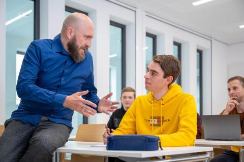 Lehrveranstaltung Mathematik