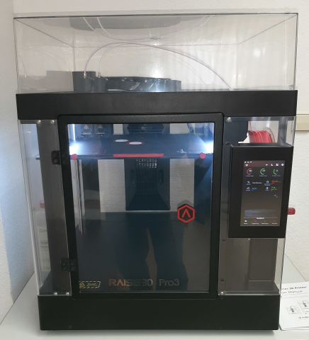 3D Drucker Raise3D Pro3 in Action