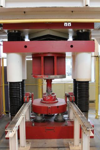 Stempelpresse für Pressversuche