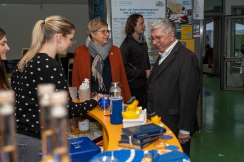 Merchverkauf Studentischer Weihnachtsmarkt 2022