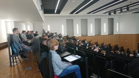 Studieninteressenten im Hörsaal