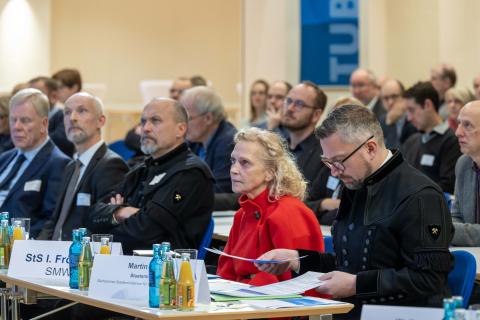 Wirtschaftsminister Dulig bei der Rohstoffkonferenz an der TU Bergakademie Freiberg.