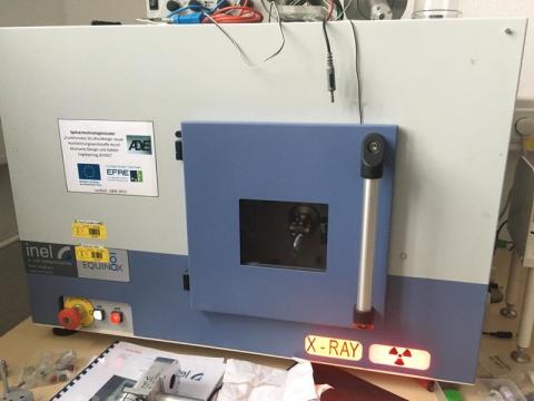 Röntgendiffraktometer (XRD) mit Feinfokus-Röhre für kleine Proben