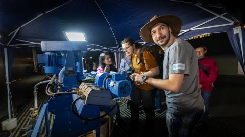 Besucher bis in die Nacht bei der NDWW