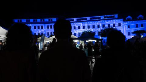 Auf dem Schloßplatz zur NDWW