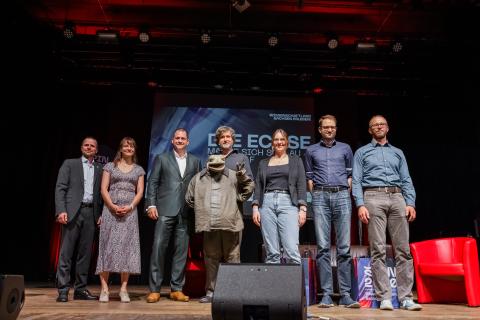 Alle Beteiligten auf der Bühne