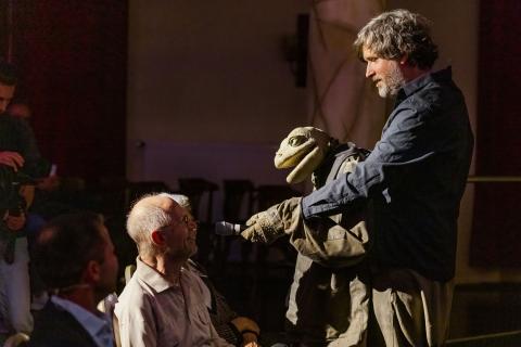 Die Echse auf Tuchfühlung