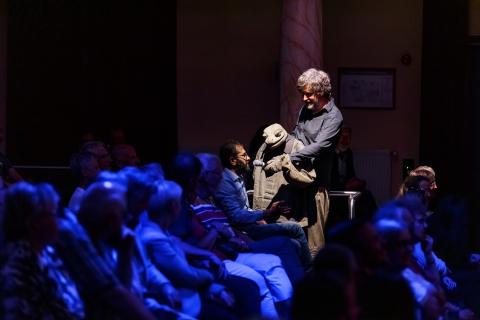 Die Echse im Publikum