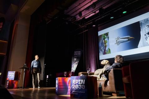 Sauerstoff aus Mondstaub_Schmelzmetallurge Bernhard Torge erklärt