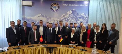 Die Teilnehmer der Delegation