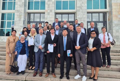 Die Teilnehmer der Delegation