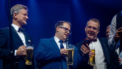 Schichtwechsel zum Absolventenball