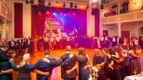 Tanz beim Universitätsball