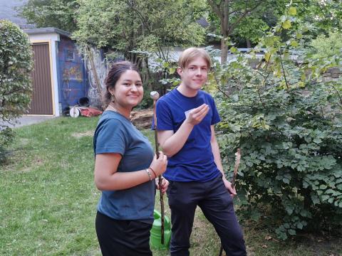 Schülerin und Schüler am Lagerfeuer 2025