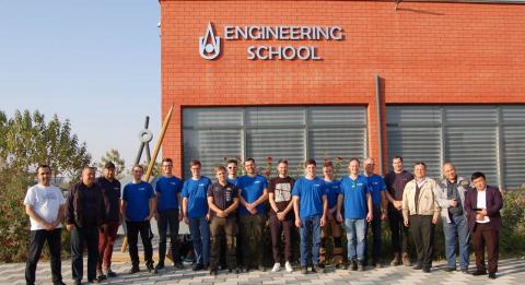 Besuch Engineering School des Bergbau- und Metallurgiekombinat Olmaliq (AGMK) in Olmaliq (Almalyk)