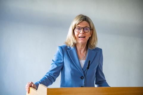 Prof. Dr. Jutta Emes