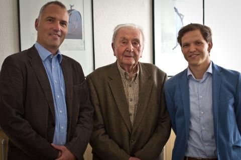 Urs Peuker, Heinrich Schubert und Martin Rudolph im Jahr 2016, aus dem Editorial des Sonderheftes zu Ehren seines 90. Geburtstages