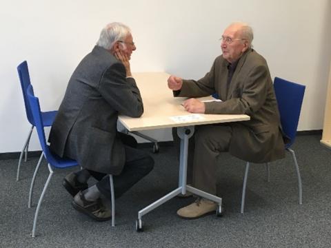 Die Professoren Gert Schubert (links) und Heinrich Schubert (rechts) bei der Tagung Aufbereitung und Recycling im November 2017