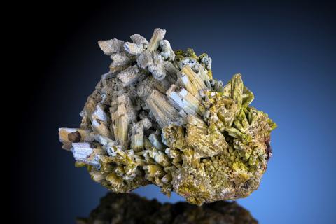 Plumbogummit teilpseudomorph nach Pyromorphit, Laohu, Gongsheng, Guilin, Guangxi, China, Inv.-Nr. MiSa83998