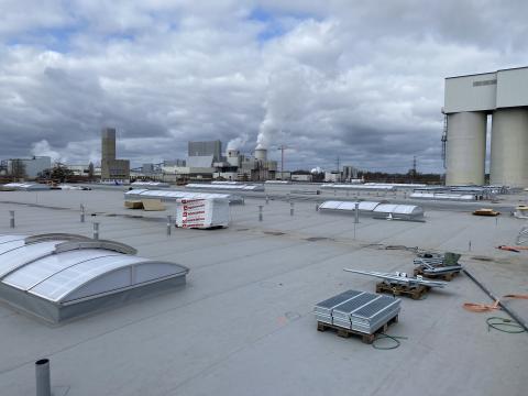 Blick vom Dach Richtung Industriepark