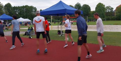Das Team 25 Jahre IUZ bei der Tanz-Challenge