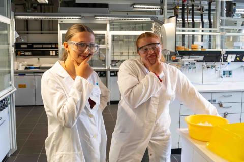 Schülerinnen im Praktikum