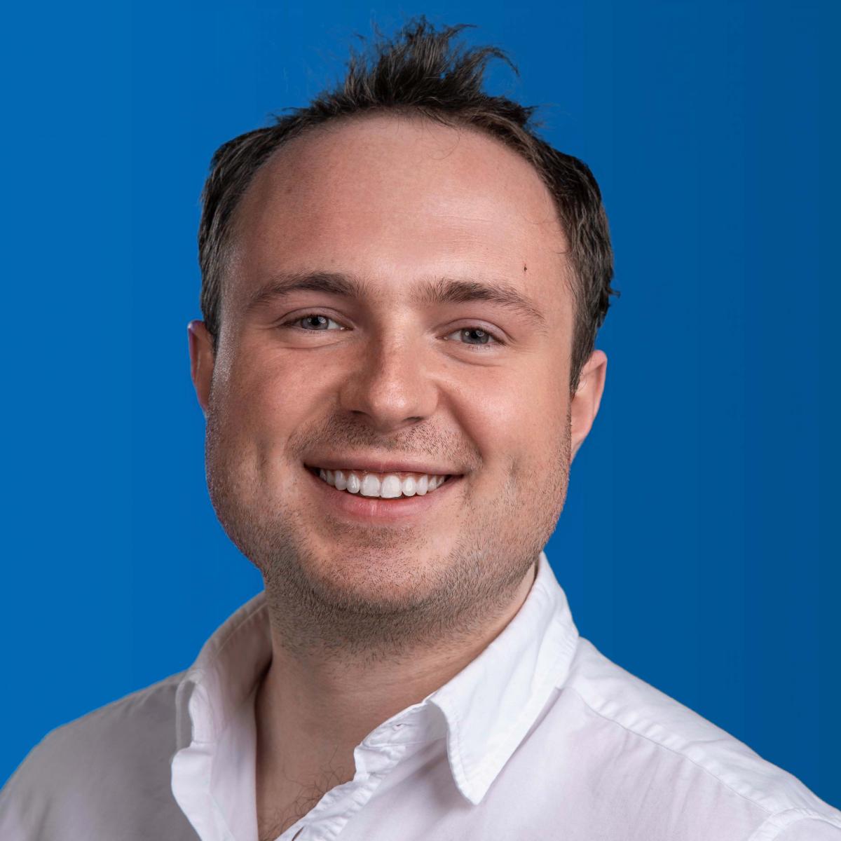 Porträtfoto eines Promovierenden des Graduiertenkollegs GRK 2802 (Promotionsprojekt P4)