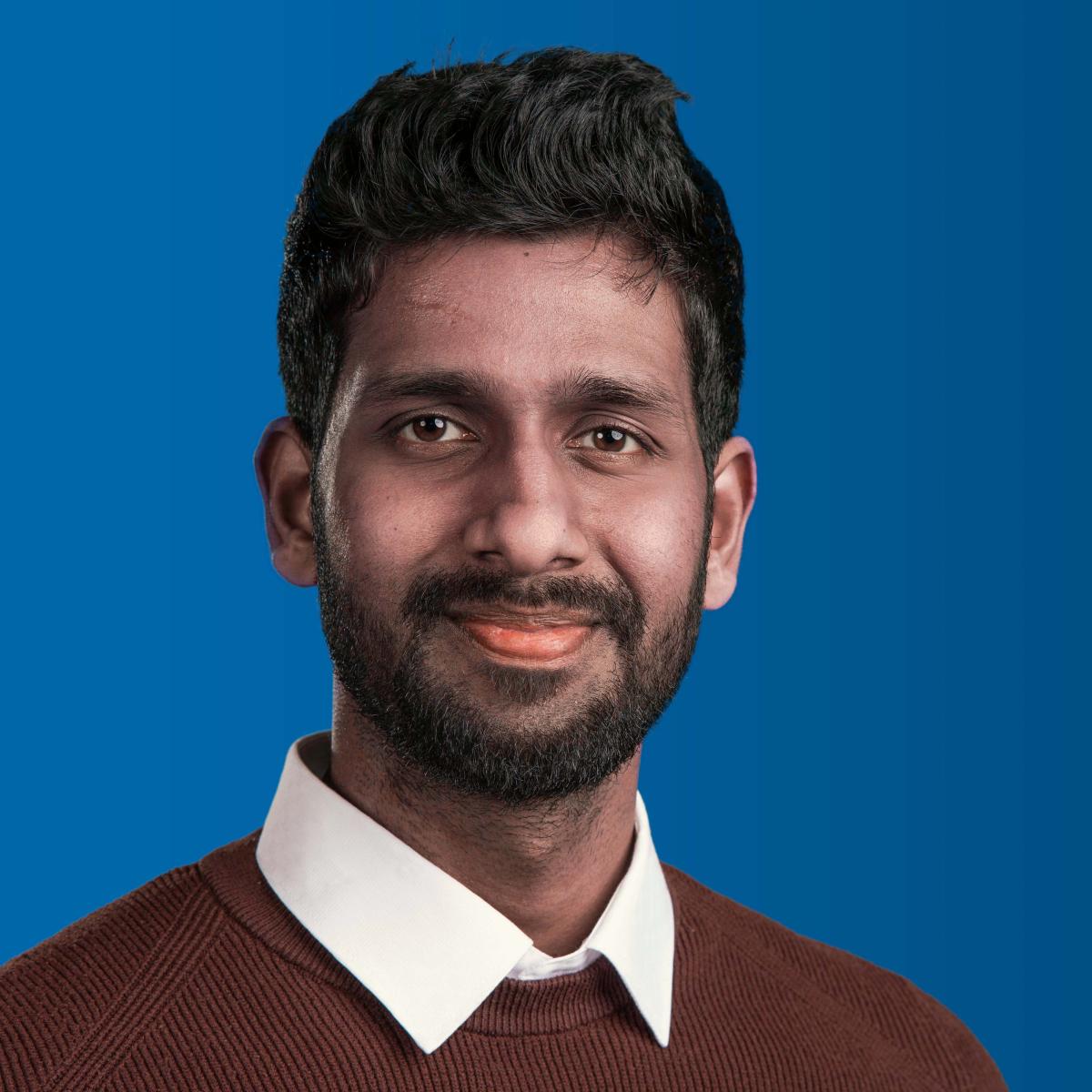 Porträtfoto eines Promovierenden des Graduiertenkollegs GRK 2802 (Promotionsprojekt P1)