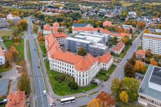 Der Universitätscampus von oben, Blickrichtung Karl-Kegel-Bau