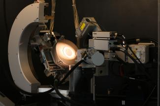 Bild eines Röntgendiffraktometers Bruker D8 mit Eulerwiege