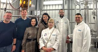 TU-Digital Team und die Wissenschaftler in Laborumgebung