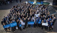 Gruppe der Absolventinnen und Absolventen 2023 auf dem Freiberger Obermarkt.