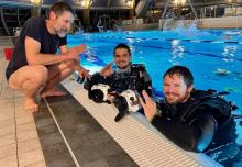 Aufnahme von wissenschaftlichen Tauchern im Schwimmbad für einen MDR-Beitrag