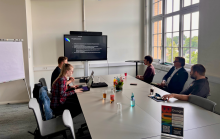 Bild von der Vorstellung der Makerspaceidee, die im Rahmen des Moduls Projektmanagement für Ingenieure durch die Projektgruppe entstanden ist.