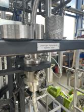 Versuchsanlage der TU Freiberg für die Untersuchung der sogenannten Sandproduktion im bohrlochnahen Bereich.