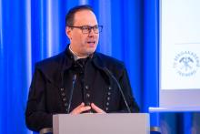 Der Sächsische Wirtschaftsminister Dirk Panter eröffnet die 3. Sächsische Rohstoffkonferenz.