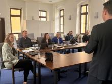 Am 16.4.2026 hat die interdisziplinäre Expertenjury des TIF fünf anwendungsnahe Forschungsprojekte zur Förderung ausgewählt. V.l.n.r.: J. Grahl, H. Zeidler, S. Hedrich, C. Krause, A. Uhlmann, S. Meschke